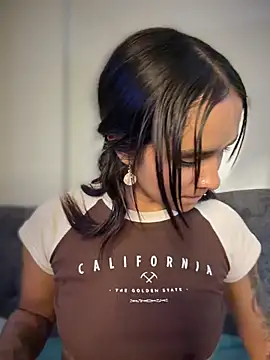 Isabella-Teen Live XXX-Chat