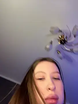 AnnLaisy's Live XXX Chat