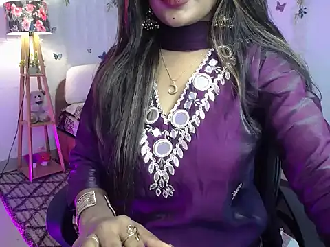 Chat +18 de Naughtyy_stripgirl ao vivo