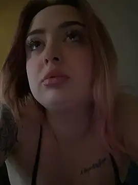 KellyMoors Chat XXX live