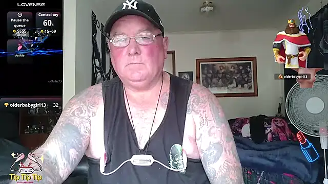 KINKYBLUEYES69's Live XXX Chat