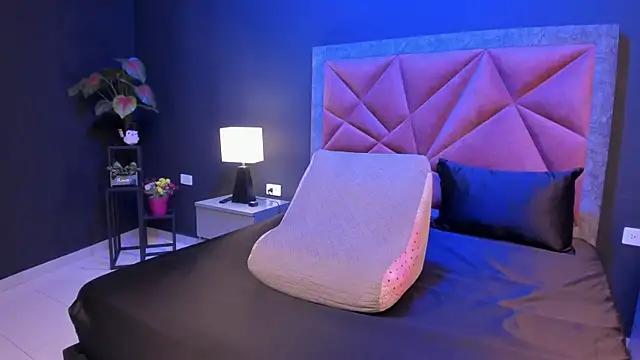 mia_milff 现场XXX聊天