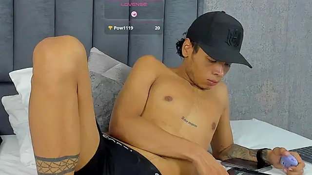 Alejandroo_Montenegroのウェブカメラショー