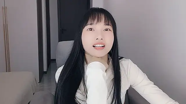 Lisa-3333's Live XXX Chat