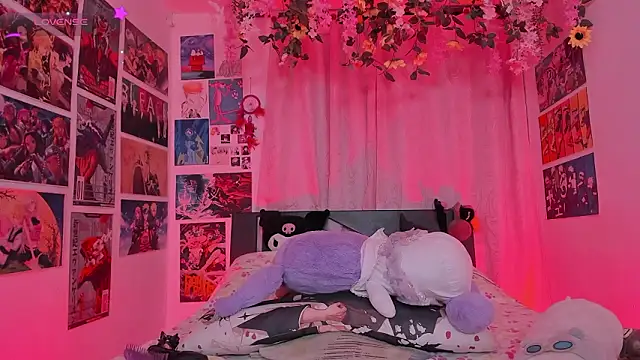 MissCurvyTop's Live XXX Chat