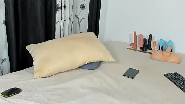 CREAMY_BUBBLEGUM: онлайн-секс-чат