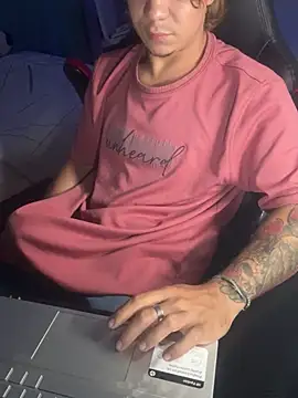 Chat XXX ao vivo de AngelLatinBoy