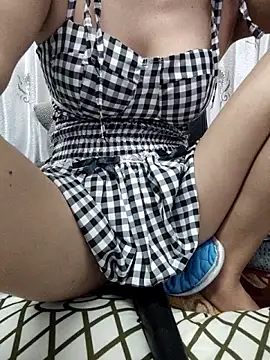 Pertunjukan Kamera Web Haralushiaaa