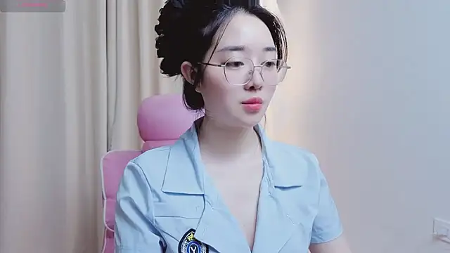 Chat XXX en directo de Miu-999