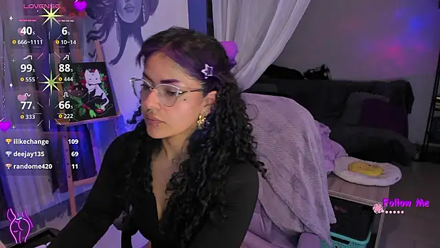 แชท XXX สดของ witchviolet