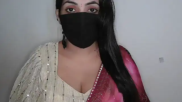 Pokazy przed kamerką – Reddy_Trisha