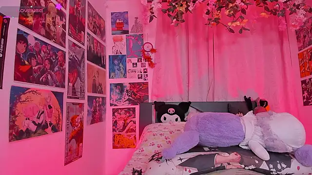 MissCurvyTop Chat XXX live