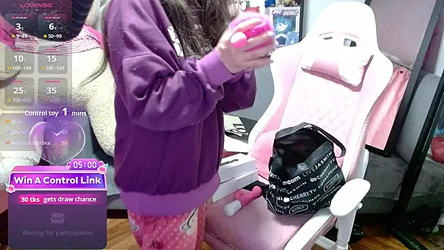 Maggie_Fox3 élő XXX-chatje