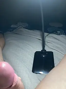 Samuelhot25のライブXXXチャット