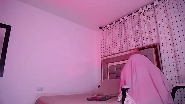 salomecastro_ Adlı Modelin Web Kamerası Şovu