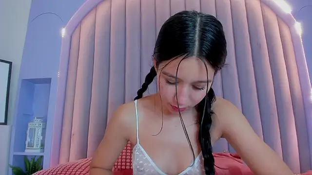 Chat +18 de AmberStonne__ ao vivo