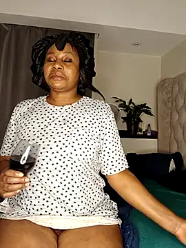 Онлайн чат XXX Nattybae009