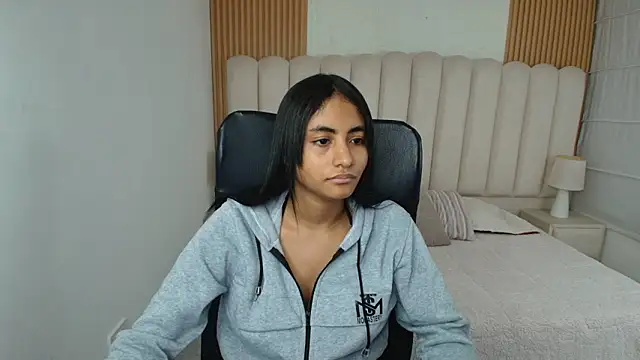 Онлайн чат XXX shaneelle