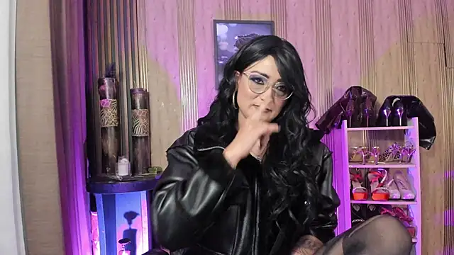 AdeleMourfg's Live XXX Chat