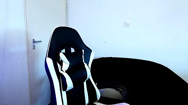 ShyHotNerd Live XXX-Chat