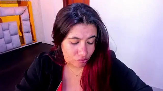 Addyy_02: онлайн-секс-чат