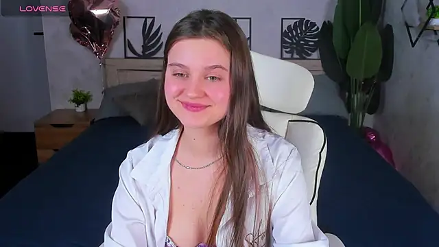 Онлайн чат XXX Renesmy_Black