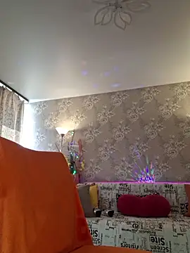 LaliaMia: онлайн-секс-чат