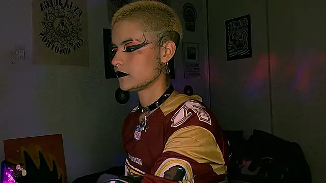 alex_one888 Adlı Modelin Canlı XXX Sohbeti