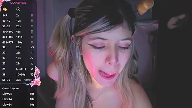 NATAASHA___ Adlı Modelin Canlı XXX Sohbeti