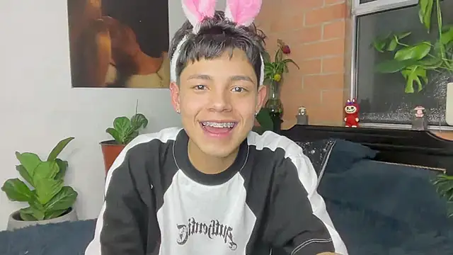 Онлайн чат XXX Andy_Belier23