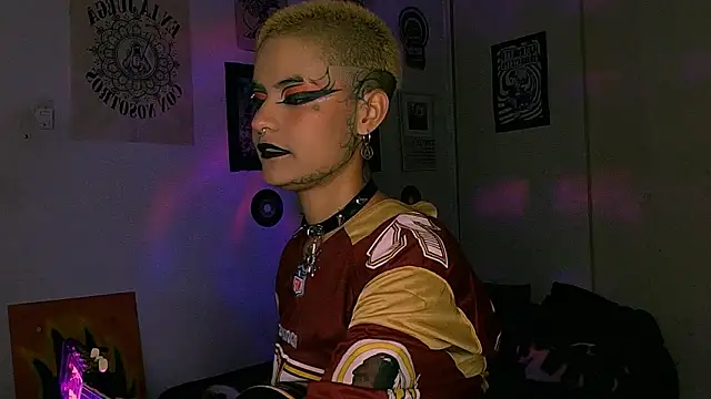 alex_one888 Adlı Modelin Canlı XXX Sohbeti