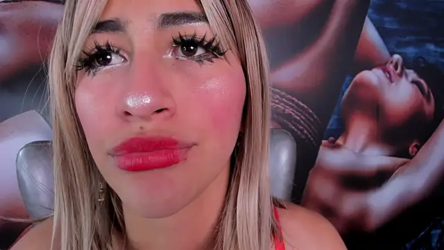 miss___taylor Adlı Modelin Canlı XXX Sohbeti