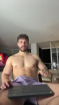 XXX chat uživo modela Valenthino_Salvatore