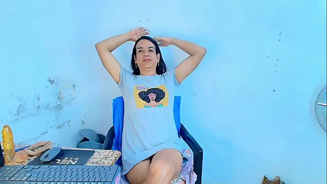 Oh_Tique's Live XXX Chat