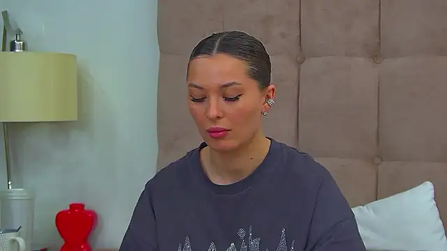 Chat +18 de AlexandraBloom ao vivo