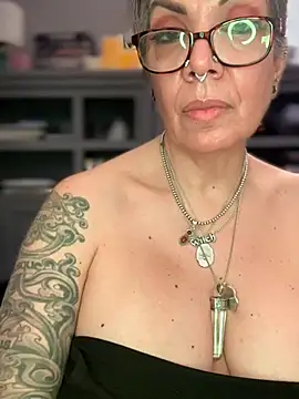 Онлайн чат XXX dieseldame1313