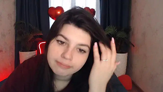 KisaModel Adlı Modelin Canlı XXX Sohbeti