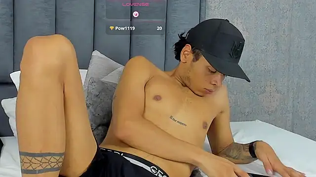 Alejandroo_Montenegro's Live XXX Chat