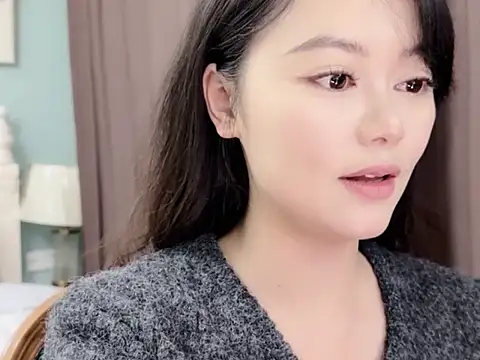 sarah111's Live XXX Chat