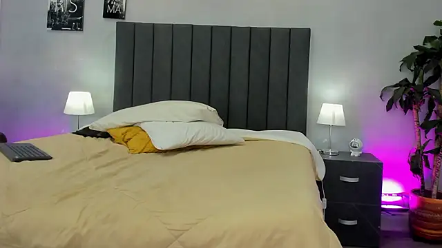 Raphael_Nyon webcam show