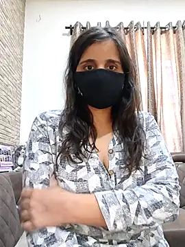 Chat +18 de tinaarora ao vivo