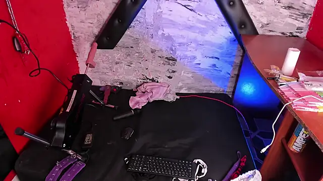 Chat XXX ao vivo de Charlotte_Bms7