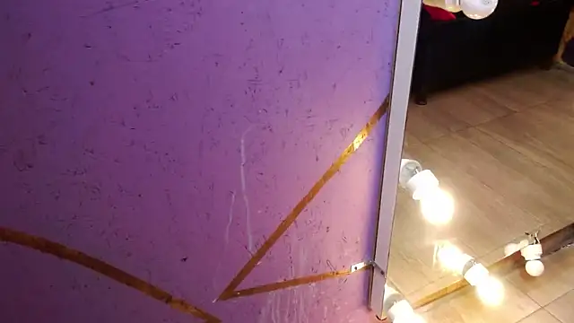 Онлайн чат XXX EMYCLARK01