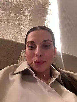 EllyLynn Adlı Modelin Canlı XXX Sohbeti