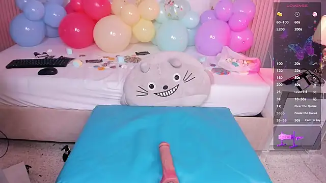 CloeMoon's Live XXX Chat