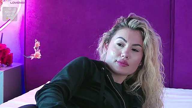 CellineHudson's Live XXX Chat