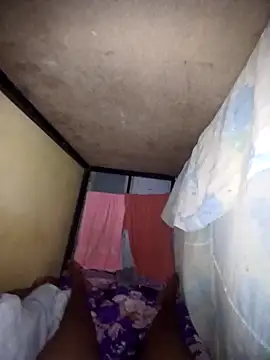 Ron_0101: διαδικτυακό σόου στην κάμερα