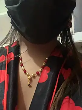 CUTI-NAINAのライブXXXチャット