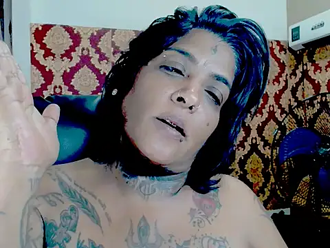 Indiancatz2 Adlı Modelin Canlı XXX Sohbeti