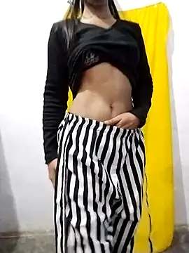 XXX chat uživo modela Cute-Naavya